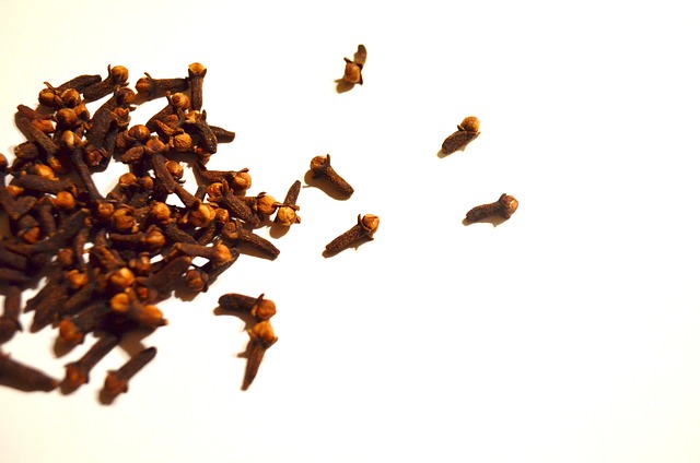 Dried clove buds