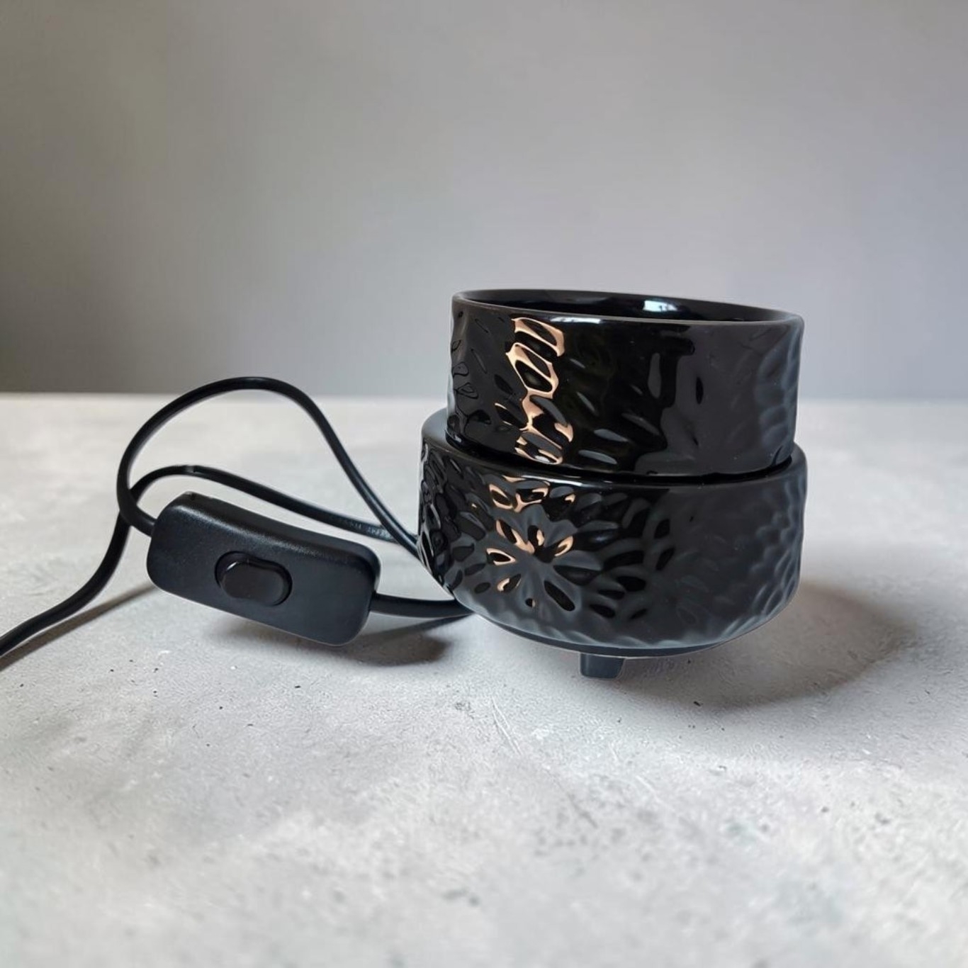 Aroma Glow™ Heat Pad Essential Oil Burner Diffuser - Black